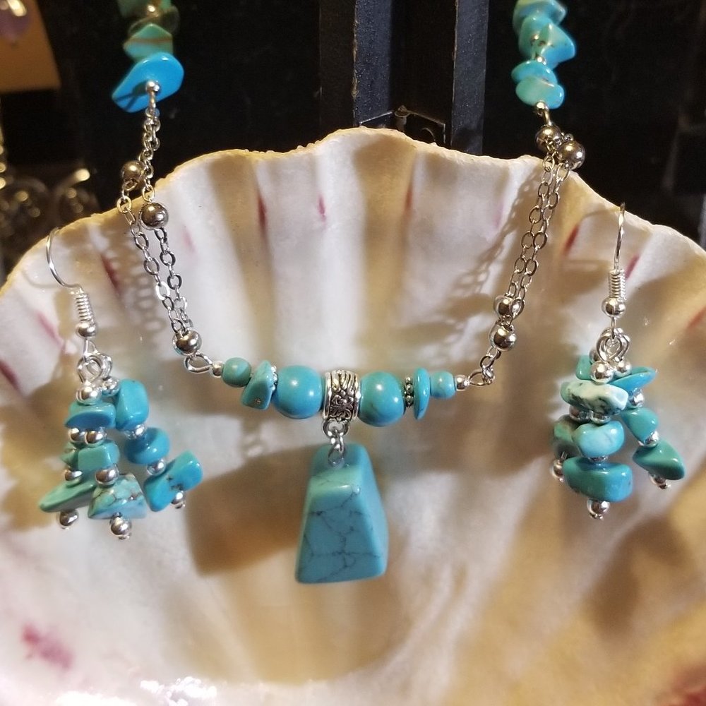 2pc Turquoise Dyed Howlite Necklace &Earring set